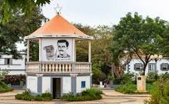 Coreto histórico num jardim da Ilha Brava